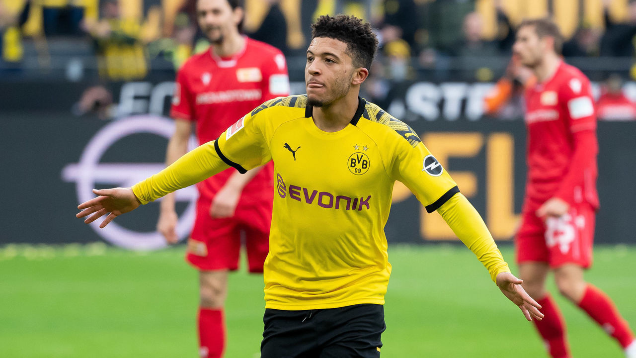 DORTMUND, GERMANY - FEBRUARY 01: (BILD ZEITUNG OUT) Jadon Sancho of Borussia Dortmund celebrates after scoring his team's first goal during the Bundesliga match between Borussia Dortmund and 1. FC Union Berlin at Signal Iduna Park on February 1, 2020 in Dortmund, Germany.