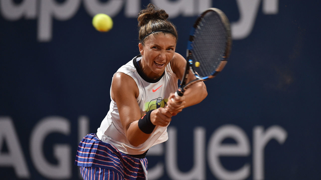 PALERMO, ITALY - AUGUST 05: Sara Errani of Italy returns a shot against Kristyna Pliskova of Czech Republic during the 31st Palermo Ladies Open - Day Three on August 05, 2020 in Palermo, Italy.
