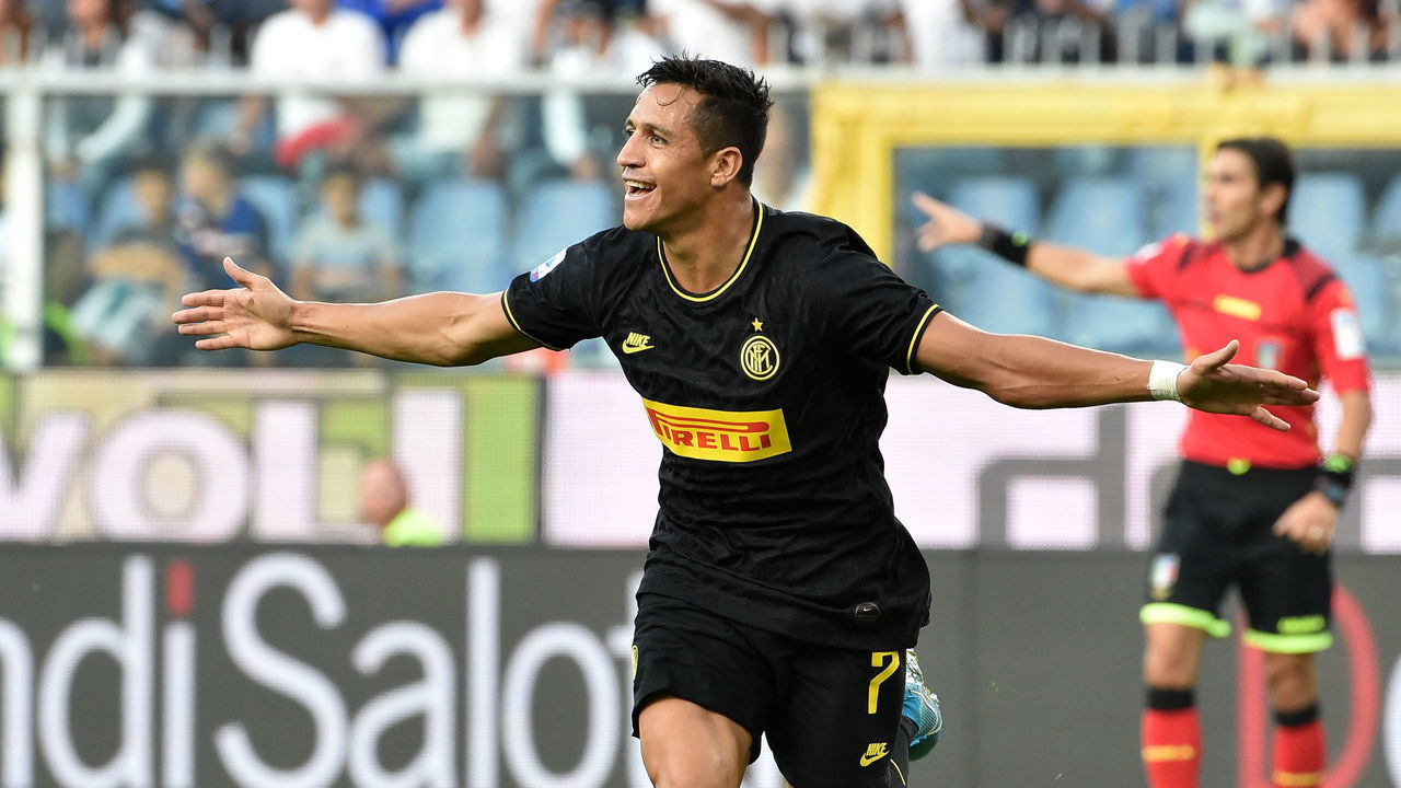GENOA, ITALY - SEPTEMBER 28: Alexis Sanchez of FC Internazionale celebrates after scoring the first goal of his team during the Serie A match between UC Sampdoria and FC Internazionale at Stadio Luigi Ferraris on September 28, 2019 in Genoa, Italy.
