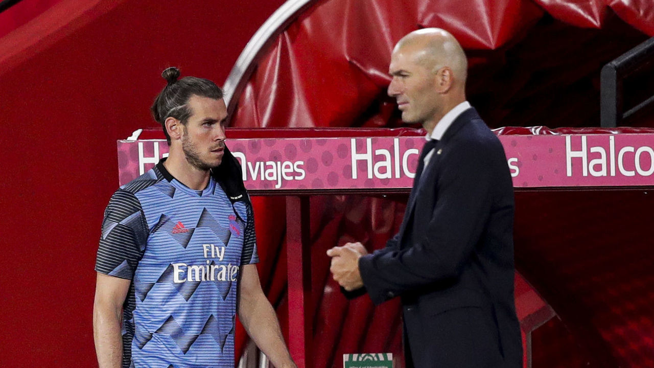 GRANADA, SPAIN - JULY 13: (L-R) Gareth Bale of Real Madrid, coach Zinedine Zidane of Real Madrid during the La Liga Santander match between Granada v Real Madrid at the Estadio Nuevo Los Cármenes on July 13, 2020 in Granada Spain
