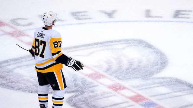 TORONTO, ONTARIO - AUGUST 07: Sidney Crosby #87 of the Pittsburgh Penguins reacts to the series loss to the Montreal Canadiens after Game Four of the Eastern Conference Qualification Round prior to the 2020 NHL Stanley Cup Playoffs at Scotiabank Arena on August 07, 2020 in Toronto, Ontario.