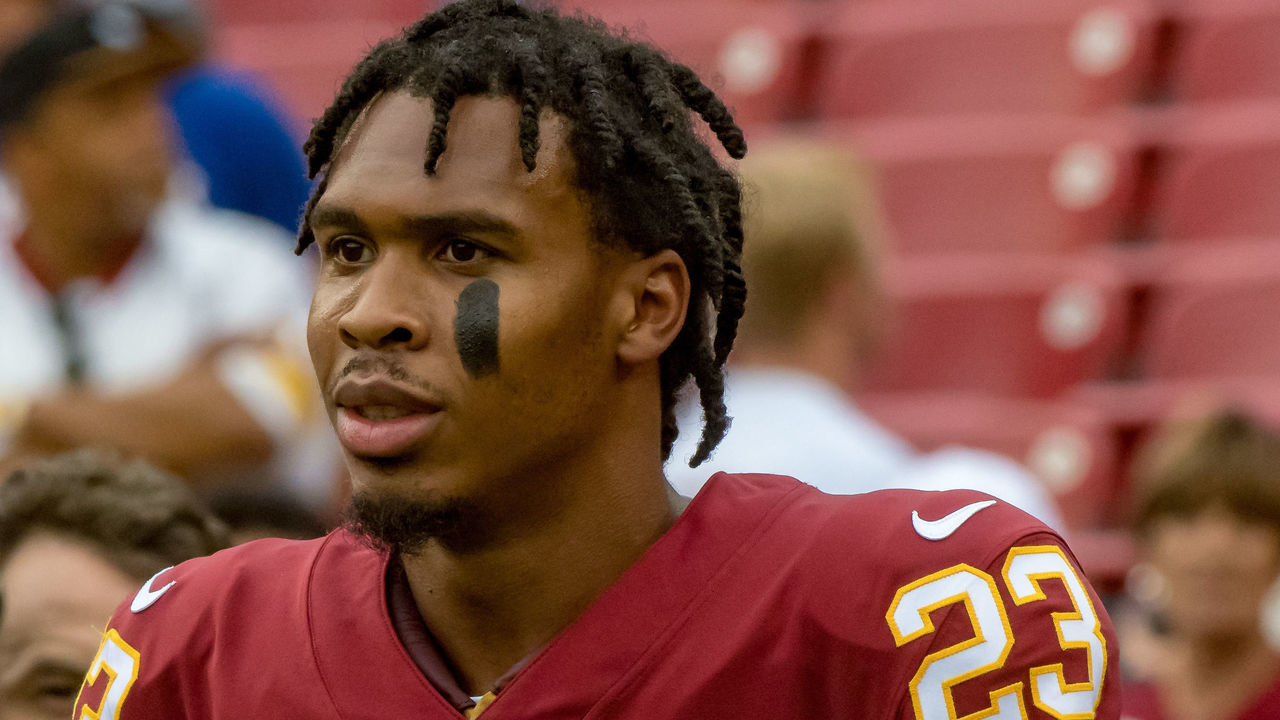 LANDOVER, MD - OCTOBER 06: Washington Redskins cornerback Quinton Dunbar (23) prior to the National Football League game between the Washington Redskins and New England Patriots on October 6, 2019 at FedEx Field in Landover, MD