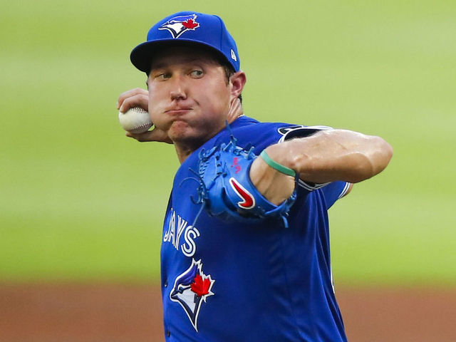 Blue Jays' Nate Pearson diagnosed with lat strain