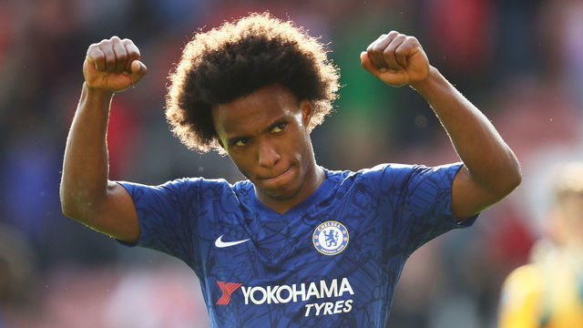 SOUTHAMPTON, ENGLAND - OCTOBER 06: Willian of Chelsea applauds fans after the Premier League match between Southampton FC and Chelsea FC at St Mary's Stadium on October 06, 2019 in Southampton, United Kingdom.