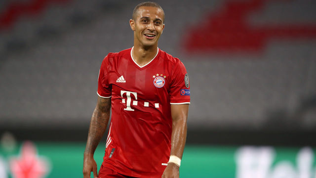 MUNICH, GERMANY - AUGUST 08: Thiago Alcantara of Bayern Munich reacts during the UEFA Champions League round of 16 second leg match between FC Bayern Muenchen and Chelsea FC at Allianz Arena on August 08, 2020 in Munich, Germany.
