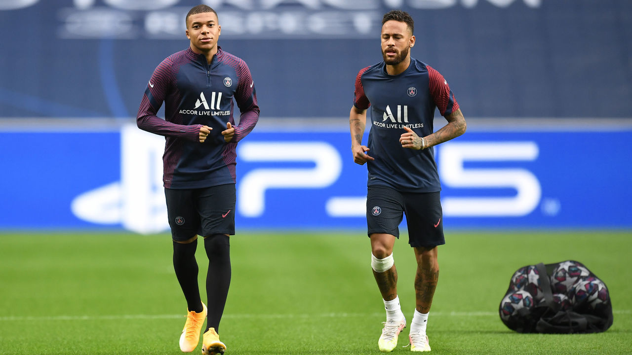 LISBON, PORTUGAL - AUGUST 11: Neymar and Kylian Mbappe of PSG look on during the PSG Training Session ahead of the UEFA Champions League Quarter Final match between Atalanta and PSG at Estadio do Sport Lisboa e Benfica on August 11, 2020 in Lisbon, Portugal.