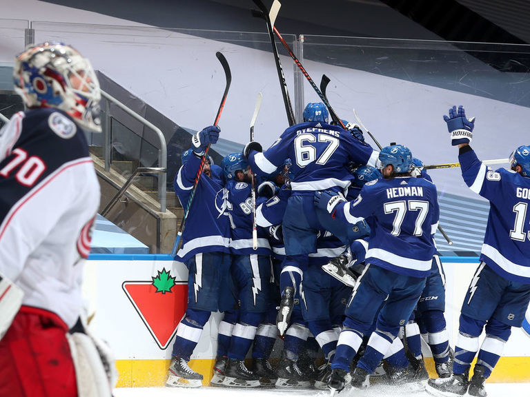Lightning take Game 1 over Blue Jackets with 5OT win