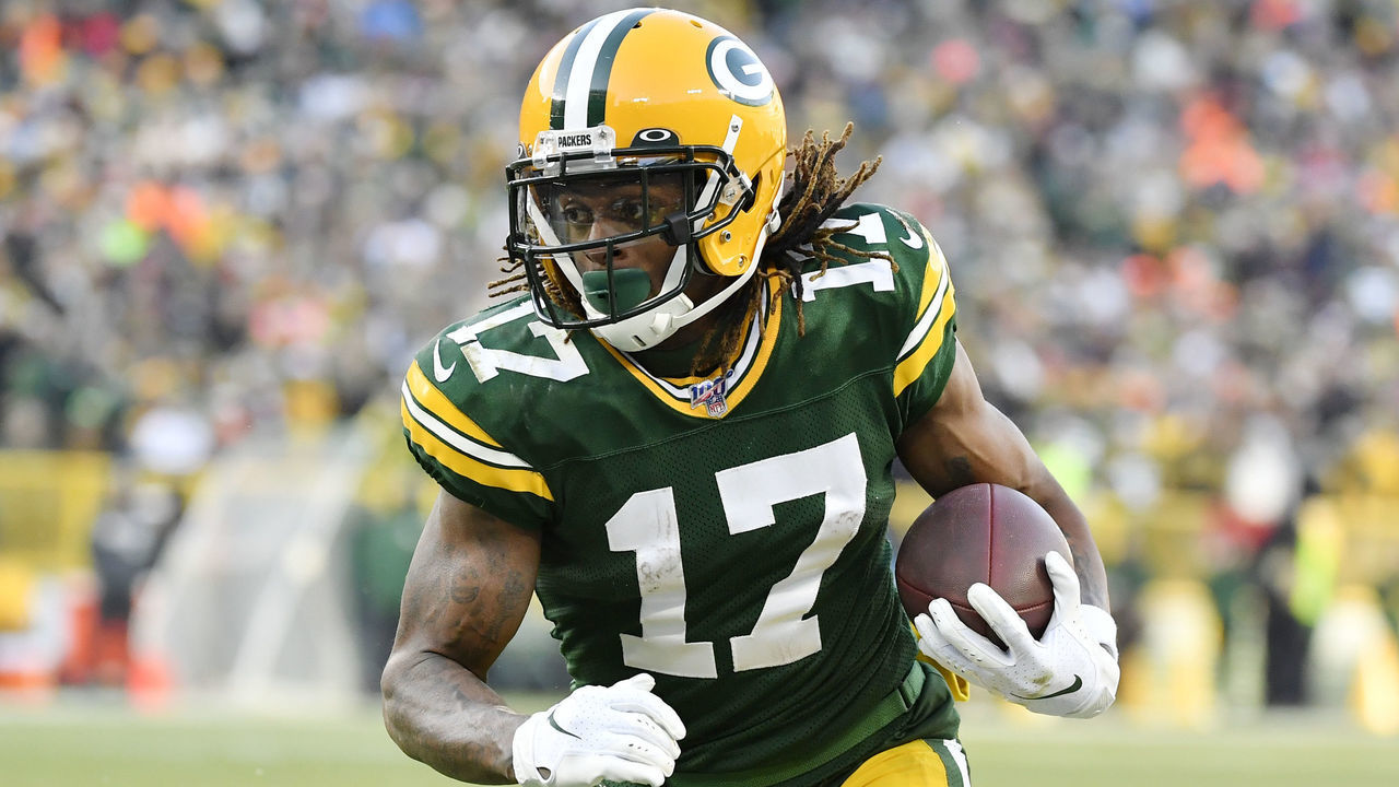 GREEN BAY, WISCONSIN - DECEMBER 15: Davante Adams #17 of the Green Bay Packers runs with the football against the Chicago Bears at Lambeau Field on December 15, 2019 in Green Bay, Wisconsin.