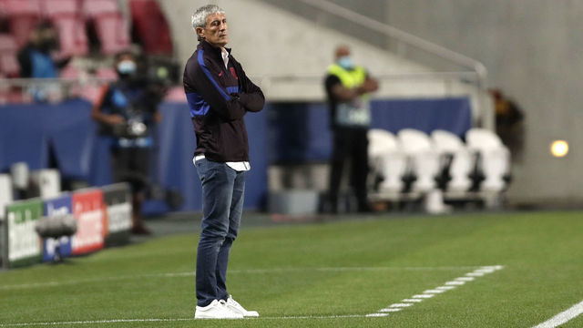 Barcelona's Spanish coach Quique Setien reacts during the UEFA Champions League quarter-final football match between Barcelona and Bayern Munich at the Luz stadium in Lisbon on August 14, 2020.