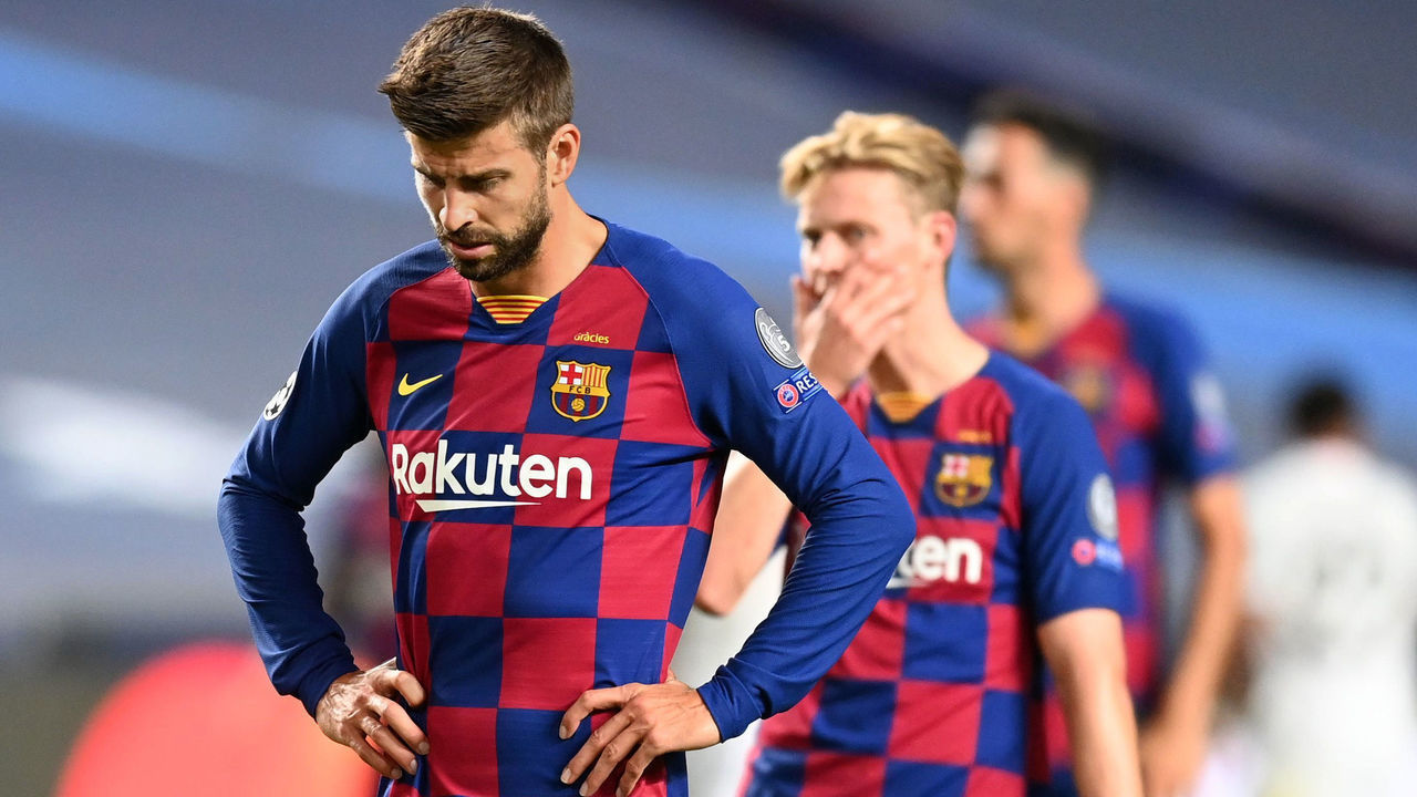 LISBON, PORTUGAL - AUGUST 14: Gerard Pique of FC Barcelona looks dejected during the UEFA Champions League Quarter Final match between Barcelona and Bayern Munich at Estadio do Sport Lisboa e Benfica on August 14, 2020 in Lisbon, Portugal.