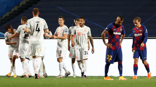LISBON, PORTUGAL - AUGUST 14: Philippe Coutinho of FC Bayern Munich celebrates with teammates after scoring his team's eighth goal during the UEFA Champions League Quarter Final match between Barcelona and Bayern Munich at Estadio do Sport Lisboa e Benfica on August 14, 2020 in Lisbon, Portugal.