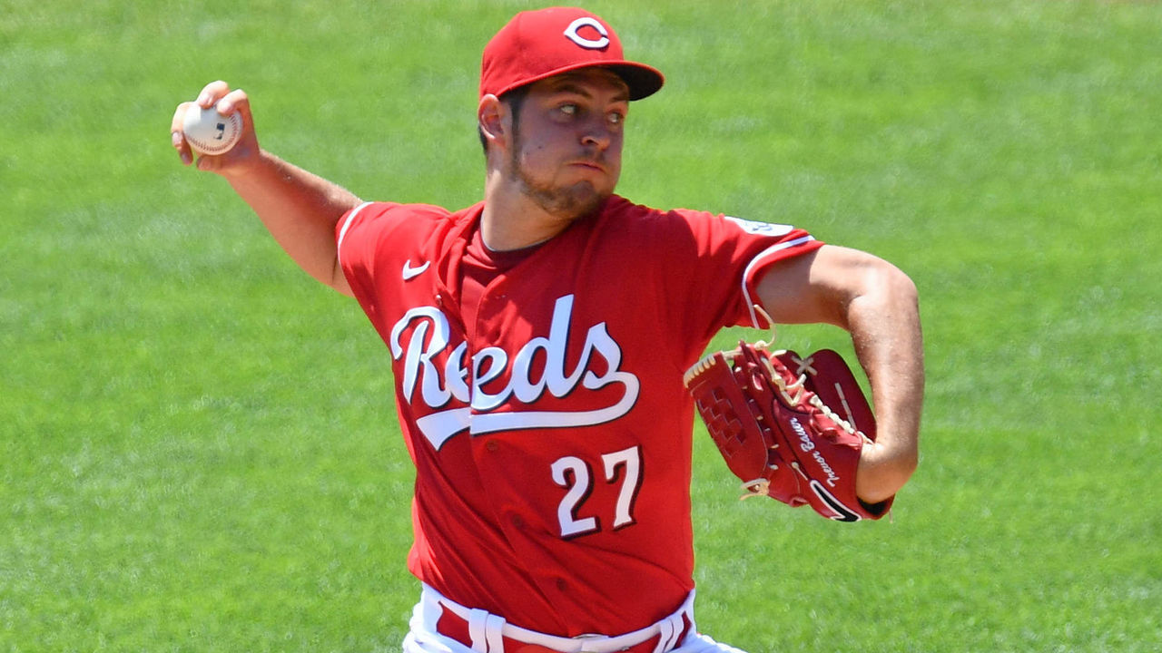 CINCINNATI, OH - JULY 26: Trevor Bauer #27 of the Cincinnati Reds pitches in the first inning against the Detroit Tigers at Great American Ball Park on July 26, 2020 in Cincinnati, Ohio.