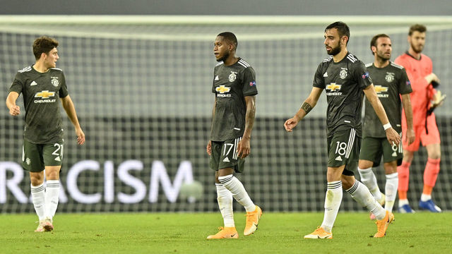 COLOGNE, GERMANY - AUGUST 16: Players of Manchester United look dejected following their sides defeat in the UEFA Europa League Semi Final between Sevilla and Manchester United at RheinEnergieStadion on August 16, 2020 in Cologne, Germany.