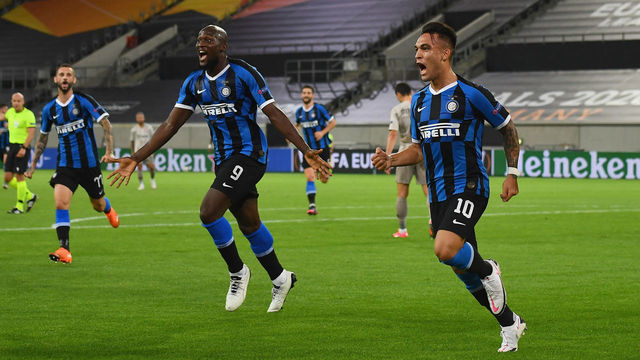DUESSELDORF, GERMANY - AUGUST 17: Lautaro Martínez of FC Internazionale celebrates after scoring the opening goal during the UEFA Europa League Semi Final between Internazionale and Shakhtar Donetsk at Merkur Spiel-Arena on August 17, 2020 in Duesseldorf, Germany.
