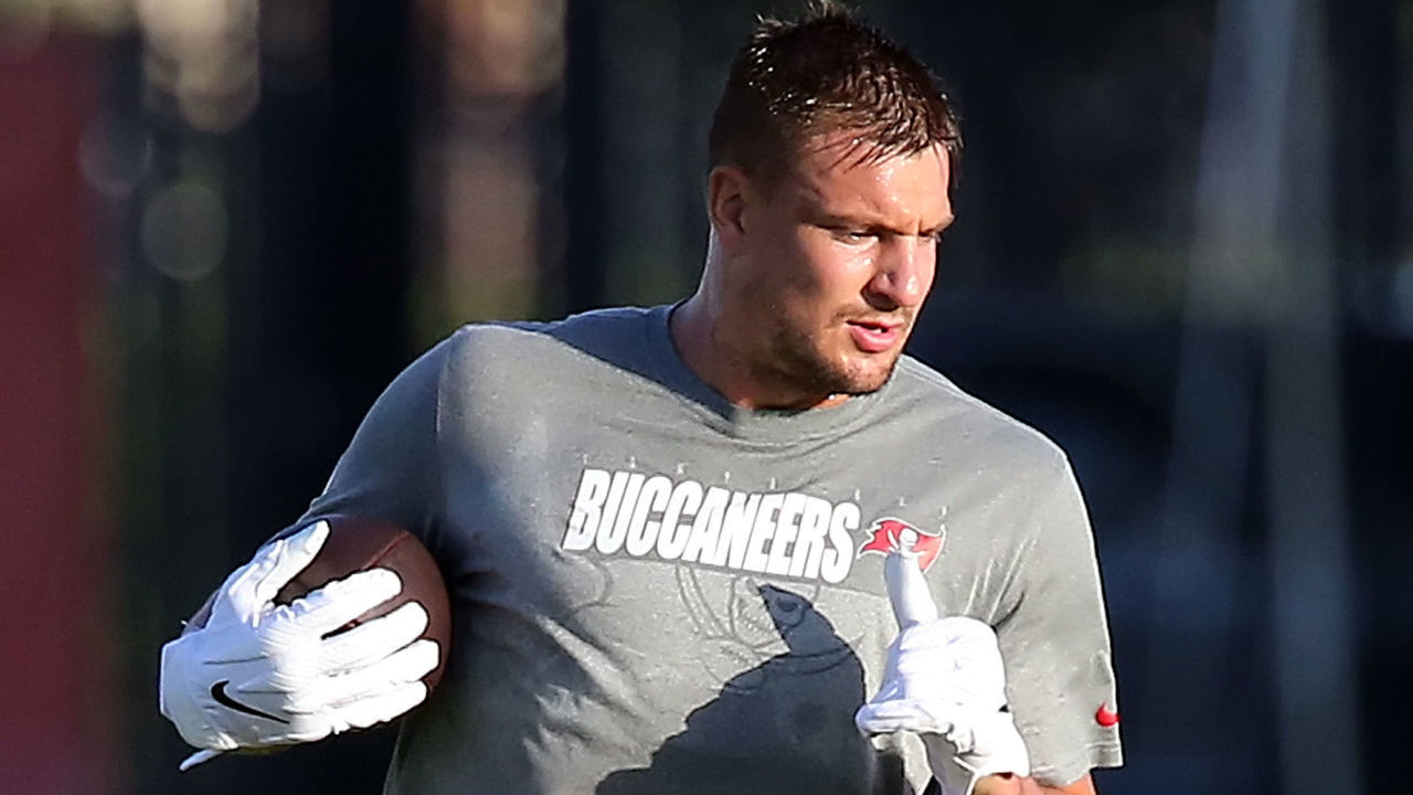 TAMPA, FL - AUG 04: Rob Gronkowski (87) of the Buccaneers carries the ball after making a catch during the Tampa Bay Buccaneers Training Camp on August 04, 2020 at the AdventHealth Training Center in Tampa, Florida.