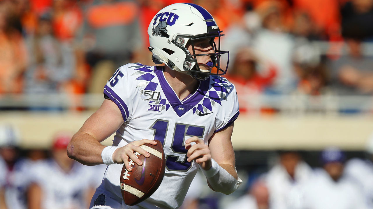 STILLWATER, OK - NOVEMBER 2: Quarterback Max Duggan #15 of the TCU Horned Frogs looks for his receiver against the Oklahoma State Cowboys in the first quarter on November 2, 2019 at Boone Pickens Stadium in Stillwater, Oklahoma. OSU won 34-27.