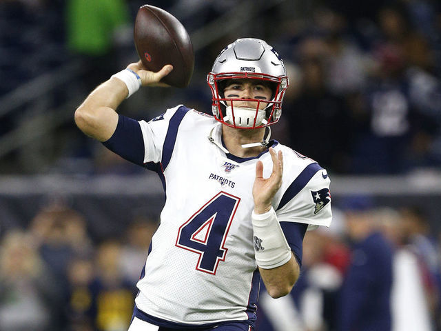 Patriots Turn To Stidham Vs Chiefs After Hoyer S Costly Mistakes Thescore Com