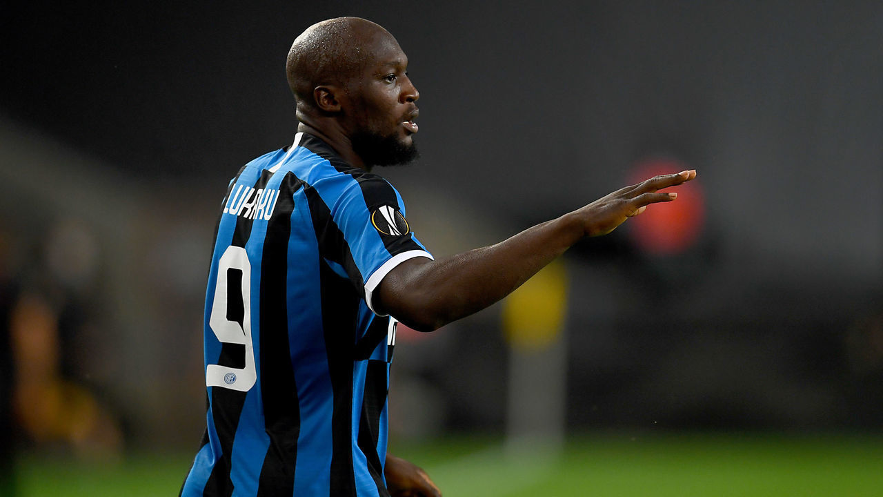 COLOGNE, GERMANY - AUGUST 21: Romelu Lukaku of FC Internazionale celebrates after scoring his team's first goal during the UEFA Europa League Final between Seville and FC Internazionale at RheinEnergieStadion on August 21, 2020 in Cologne, Germany.