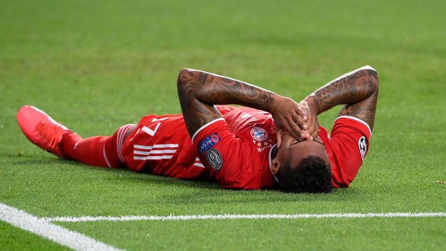 TOPSHOT - Bayern Munich's German defender Jerome Boateng reacts after an injury during the UEFA Champions League final football match between Paris Saint-Germain and Bayern Munich at the Luz stadium in Lisbon on August 23, 2020.