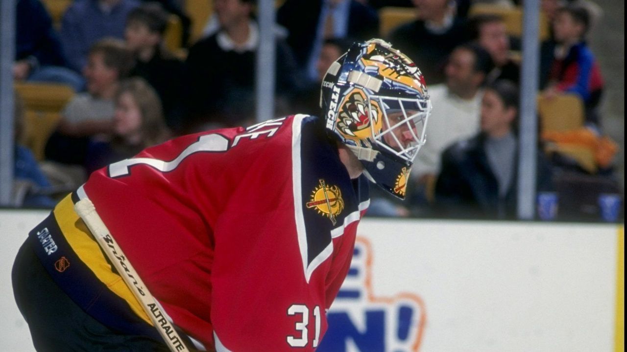 19 Nov 1998: Goalie Sean Burke #31 of the Florida Panthers looks up the ice during a game against the Boston Bruins at the Fleet Center in Boston, Massachusetts. The Panthers and the Bruins tied 5-5 after Overtime. Mandatory Credit: Brian Babineau /Allsport