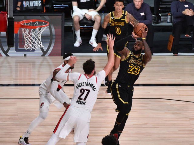 On Kobe Bryant Day Lakers Dominate Blazers To Take 3 1 Series Lead Thescore Com