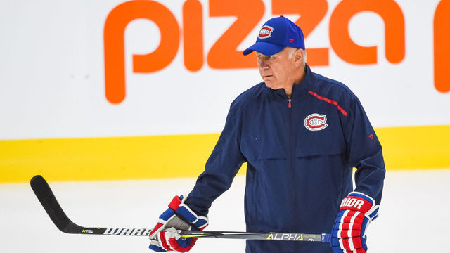 MONTREAL, QC - JULY 21: Montreal Canadiens head coach Claude Julien looks over drills during the Montreal Canadiens training camp on July 21, 2020, at Bell Sports Complex in Brossard, QC
