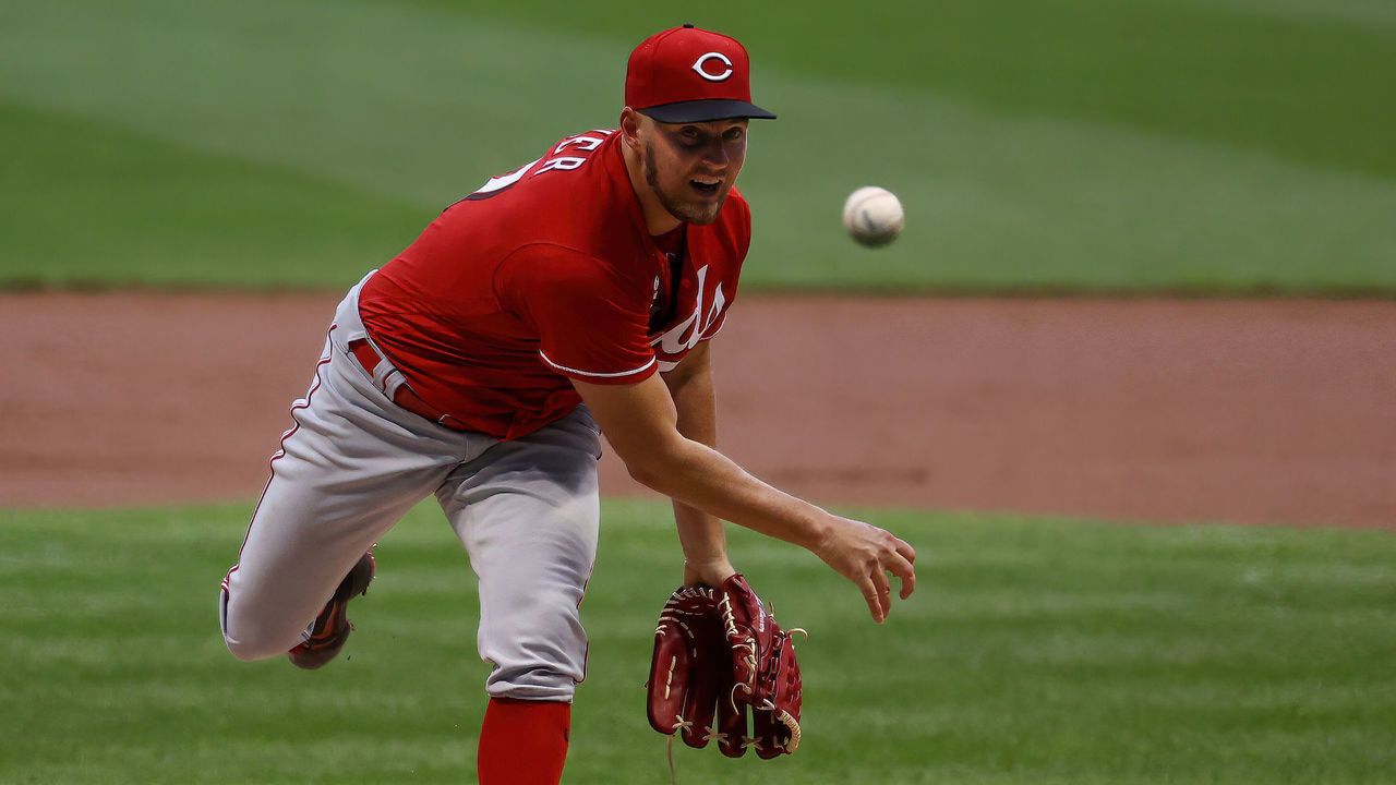 MILWAUKEE, WISCONSIN - AUGUST 24: Trevor Bauer #27 of the Cincinnati Reds pitches in the first inning against the Milwaukee Brewers at Miller Park on August 24, 2020 in Milwaukee, Wisconsin.