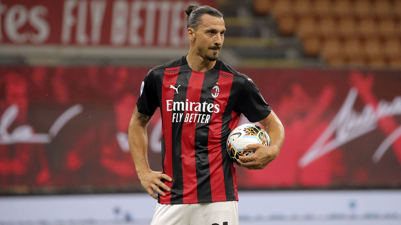 Zlatan Ibrahimovic of AC Milan in action during the Serie A match between AC Milan and Cagliari Calcio at Stadio Giuseppe Meazza on August 1, 2020 in Milan, Italy.