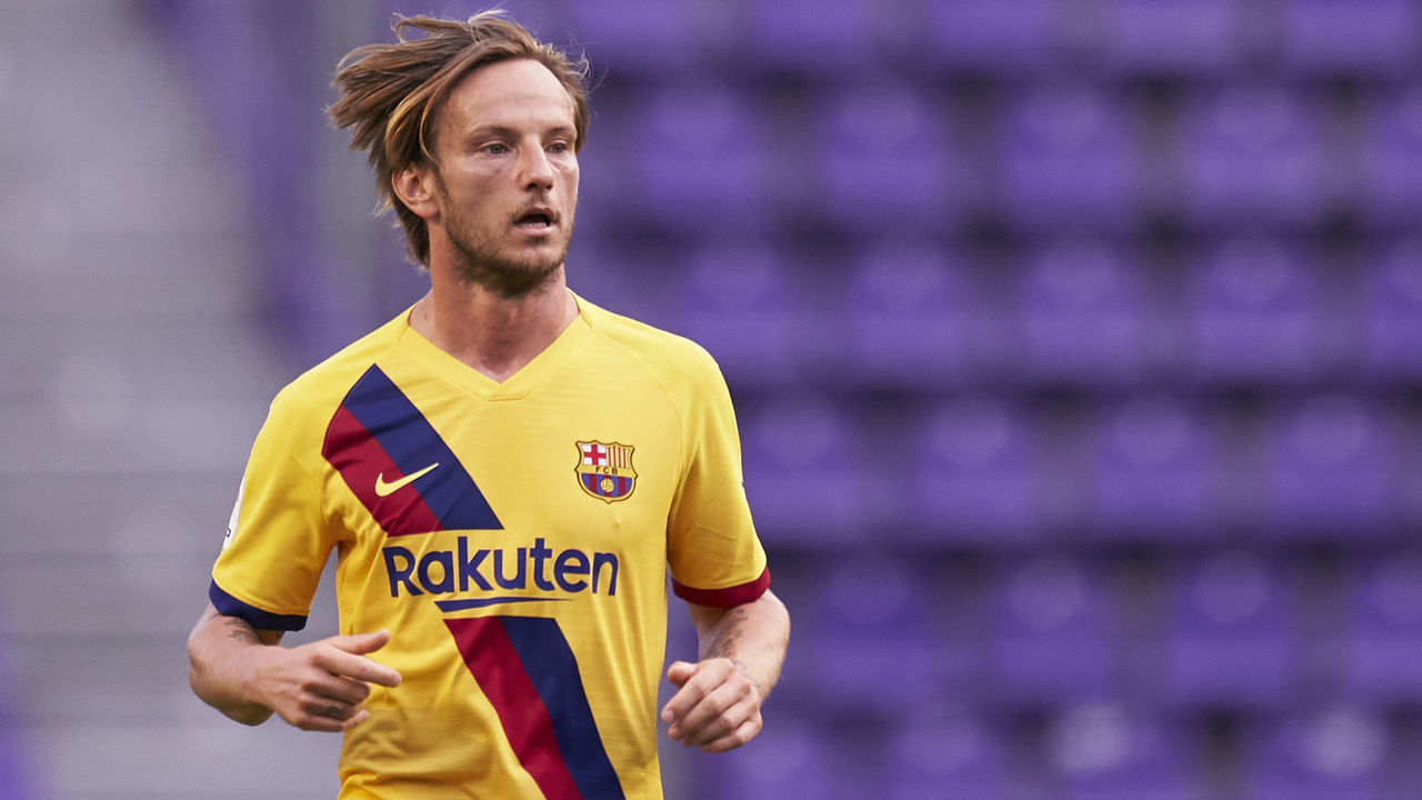 VALLADOLID, SPAIN - JULY 11: Ivan Rakitic of FC Barcelona looks on during the La Liga match between Real Valladolid CF and FC Barcelona at Jose Zorrilla on July 11, 2020 in Valladolid, Spain. Football Stadiums around Europe remain empty due to the Coronavirus Pandemic as Government social distancing laws prohibit fans inside venues resulting in all fixtures being played behind closed doors.