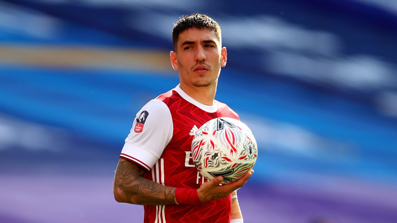 LONDON, ENGLAND - AUGUST 01: Hector Bellerin of Arsenal during the FA Cup Final match between Arsenal and Chelsea at Wembley Stadium on August 1, 2020 in London, England. Football Stadiums around Europe remain empty due to the Coronavirus Pandemic as Government social distancing laws prohibit fans inside venues resulting in all fixtures being played behind closed doors.