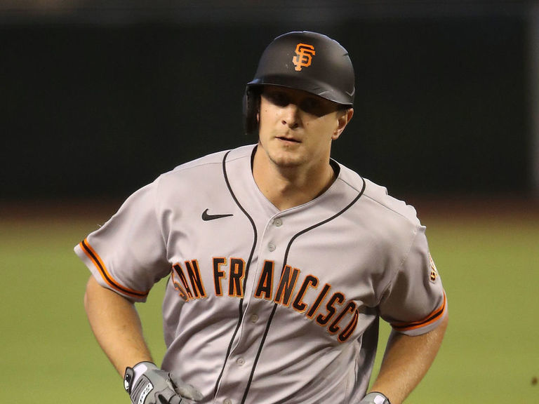 Giants' Dickerson ties MLB singlegame record with 5 extrabase hits