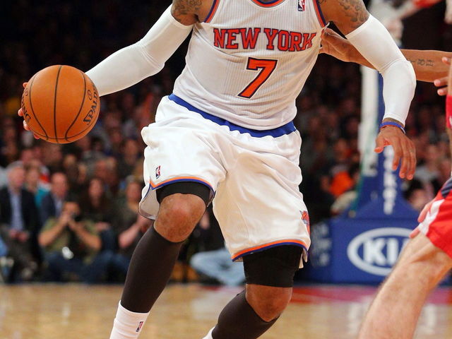 Carmelo Anthony expected to play Sunday after X-rays on shoulder come back negative