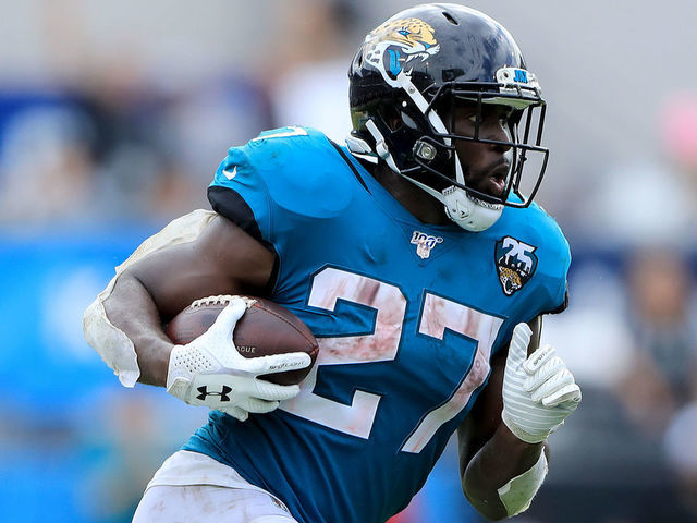 JACKSONVILLE, FLORIDA - OCTOBER 27: Leonard Fournette #27 of the Jacksonville Jaguars runs for yardage during the game against the New York Jets at TIAA Bank Field on October 27, 2019 in Jacksonville, Florida.