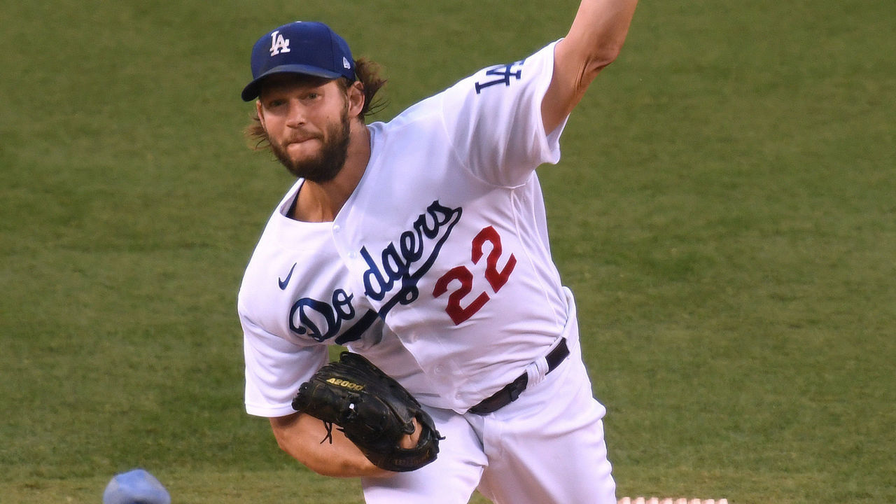 LOS ANGELES, CALIFORNIA - SEPTEMBER 03: Clayton Kershaw #22 of the Los Angeles Dodgers pitches against the Arizona Diamondbacks during the first inning at Dodger Stadium on September 03, 2020 in Los Angeles, California.