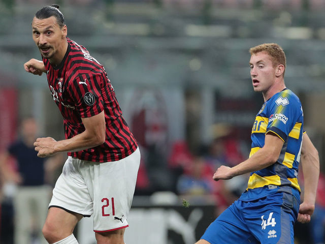 Zlatan Slams Joke Sweden Boss For Benching Kulusevski Thescore Com