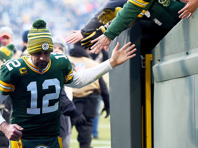 QB Matthew Stafford's play late leads Lions to rare win at Lambeau Field