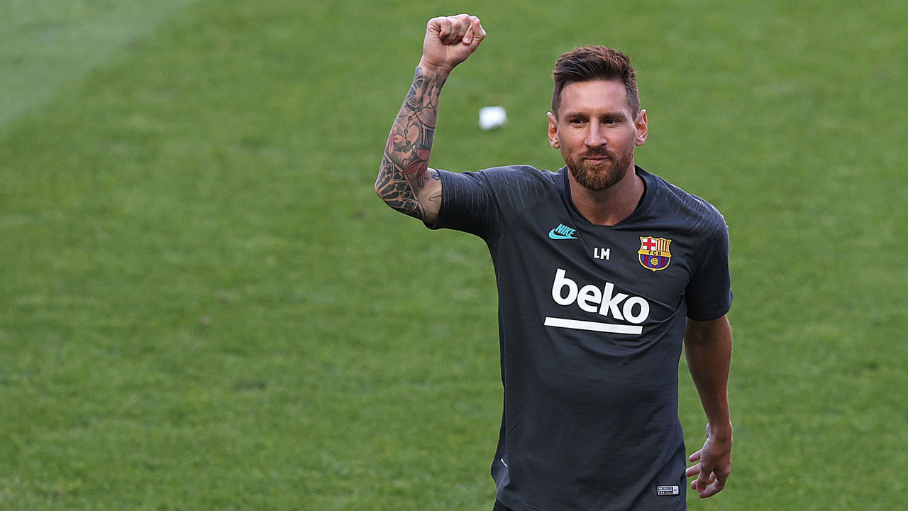 Barcelona's Argentinian forward Lionel Messi gestures during a training session at the Luz stadium in Lisbon on August 13, 2020 on the eve of the UEFA Champions League quarter-final football match between FC Barcelona and Bayern Munich.