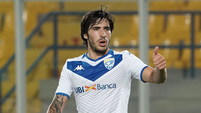 Sandro Tonali of Brescia FC during the Serie A match between US Lecce and Brescia FC on July 22, 2020 stadium "via del Mare" in Lecce, Italy