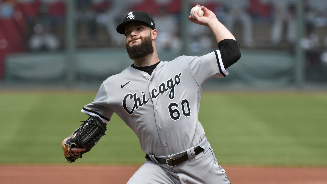 KANSAS CITY, MO - SEPTEMBER 6: Starting pitcher Dallas Keuchel #60 of the Chicago White Sox throws in the first inning against the Kansas City Royals at Kauffman Stadium on September 6, 2020 in Kansas City, Missouri.