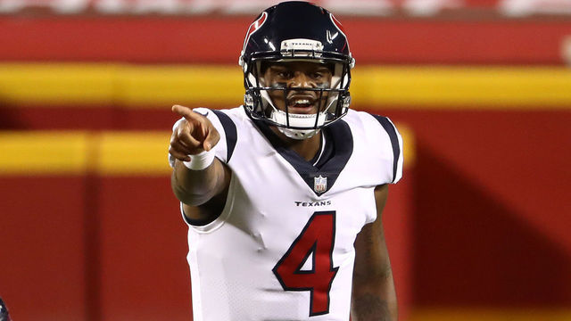KANSAS CITY, MISSOURI - SEPTEMBER 10: Deshaun Watson #4 of the Houston Texans points out a defensive set against the Houston Texans during the first quarter at Arrowhead Stadium on September 10, 2020 in Kansas City, Missouri.