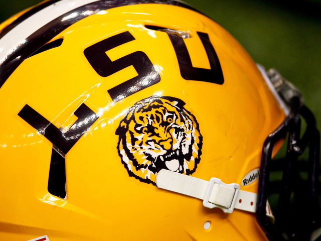 PHOTO: New LSU tiger logo debuts on spring game helmets