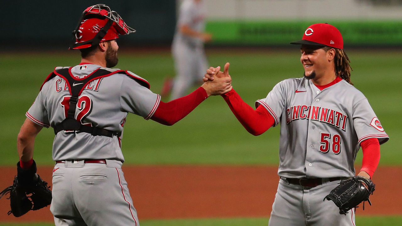 Download Eugenio Suarez And Luis Castillo Wallpaper