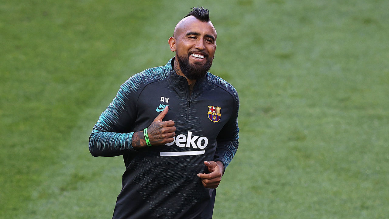 Barcelona's Chilean midfielder Arturo Vidal runs during a training session at the Luz stadium in Lisbon on August 13, 2020 on the eve of the UEFA Champions League quarter-final football match between FC Barcelona and Bayern Munich.
