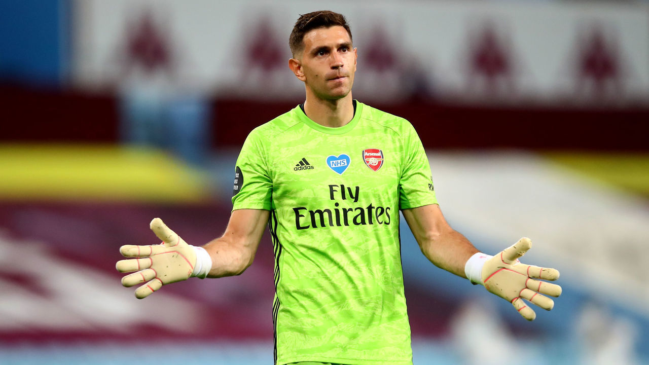 BIRMINGHAM, ENGLAND - JULY 21: Emiliano Martinez of Arsenal during the Premier League match between Aston Villa and Arsenal FC at Villa Park on July 21, 2020 in Birmingham, United Kingdom. Football Stadiums around Europe remain empty due to the Coronavirus Pandemic as Government social distancing laws prohibit fans inside venues resulting in all fixtures being played behind closed doors.