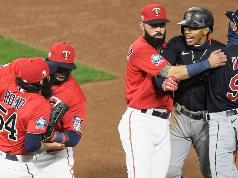 Benches clear in TwinsIndians after Lindor, Romo exchange words