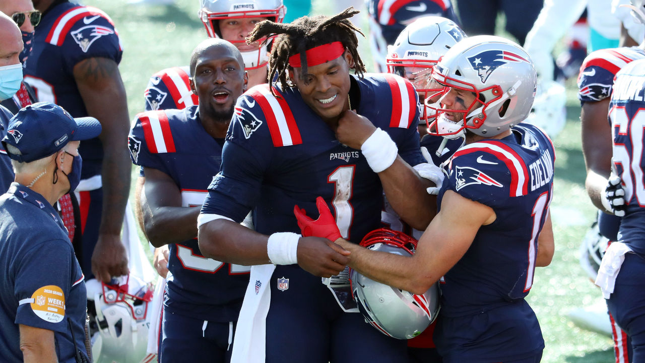 Newton Runs For 2 Tds Patriots Hold Off Dolphins Thescore Com