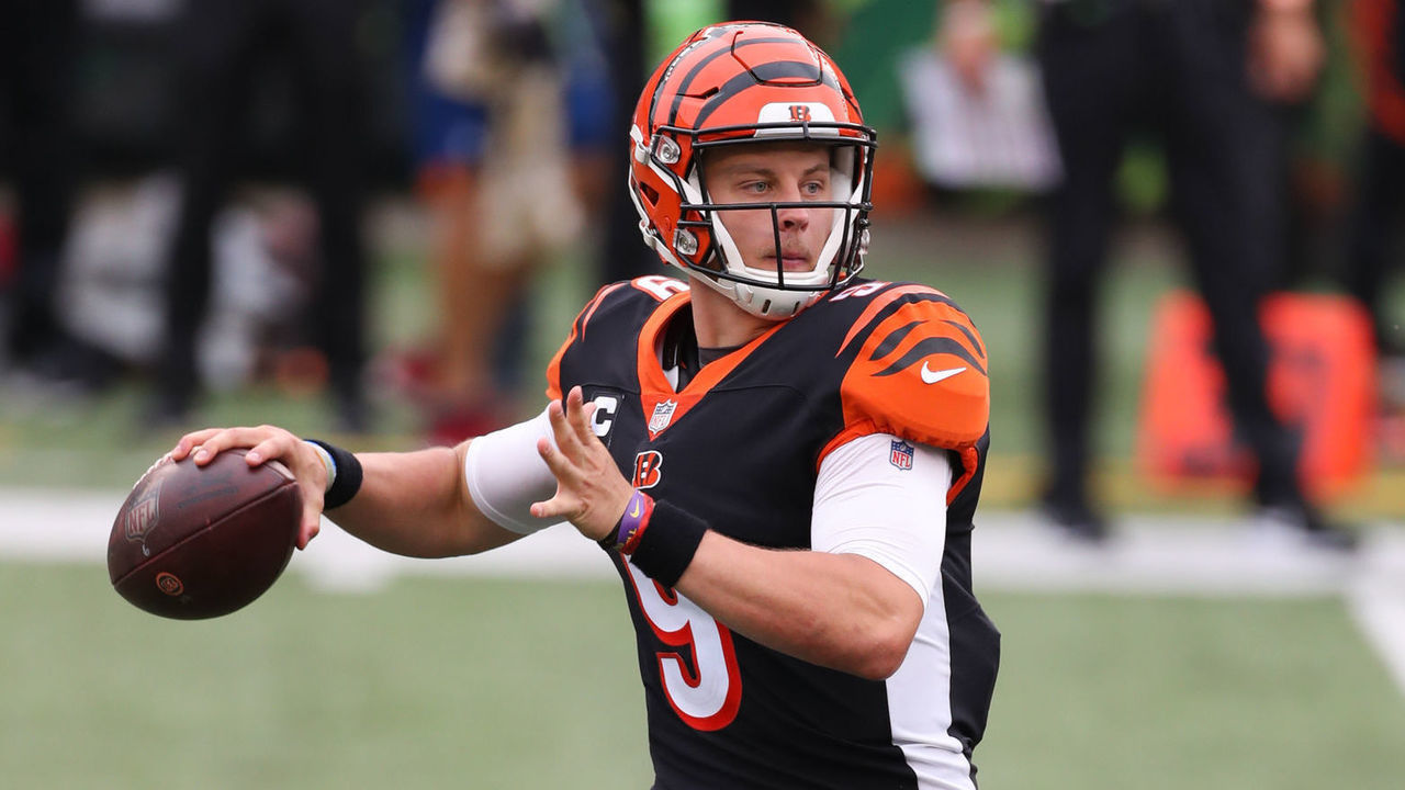 CINCINNATI, OH - SEPTEMBER 13: Cincinnati Bengals quarterback Joe Burrow (9) looks to pass during the game against the Los Angeles Chargers and the Cincinnati Bengals on September 13, 2020, at Paul Brown Stadium in Cincinnati, OH.