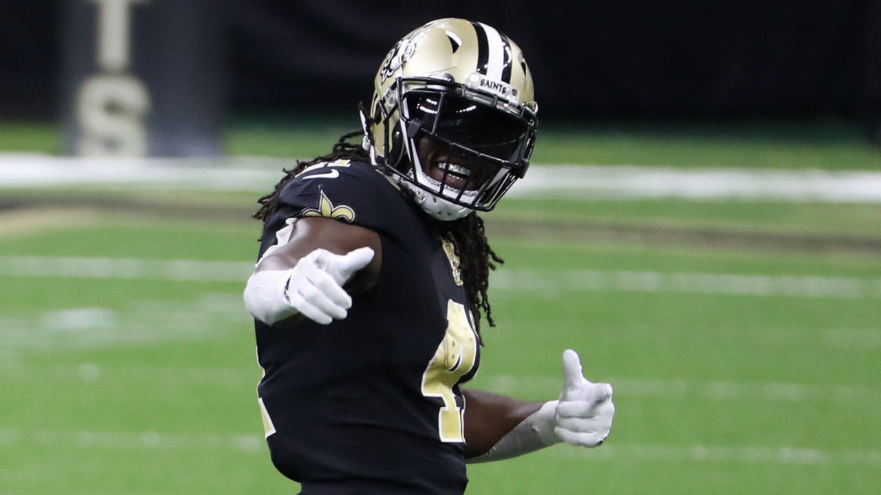 NEW ORLEANS, LOUISIANA - SEPTEMBER 13: Alvin Kamara #41 of the New Orleans Saints celebrates against the Tampa Bay Buccaneers during the second quarter at the Mercedes-Benz Superdome on September 13, 2020 in New Orleans, Louisiana.
