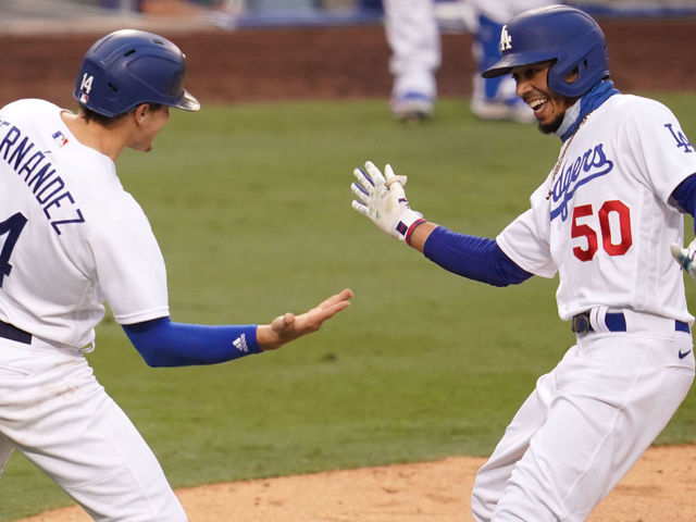 Welcome back to Los Angeles Dodgers Enrique Hernandez Shirt