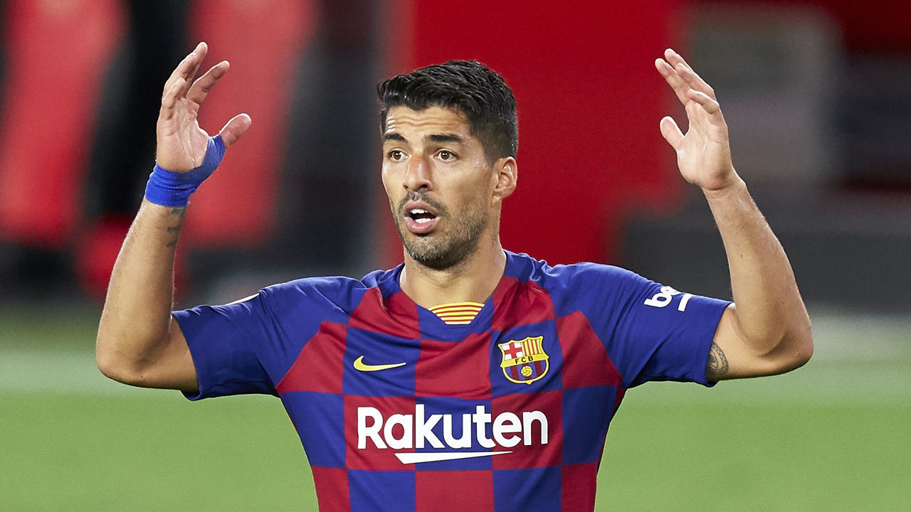 SEVILLE, SPAIN - JUNE 19: Luis Suarez of FC Barcelona reacts during the Liga match between Sevilla FC and FC Barcelona at Estadio Ramon Sanchez Pizjuan on June 19, 2020 in Seville, Spain.